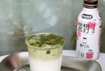 夏日清凉必备｜冰桃气泡奶绿的做法