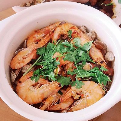 蒜蓉粉丝花甲大虾煲
