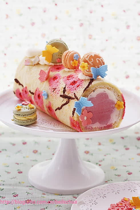 桃花手绘蛋糕卷的做法
