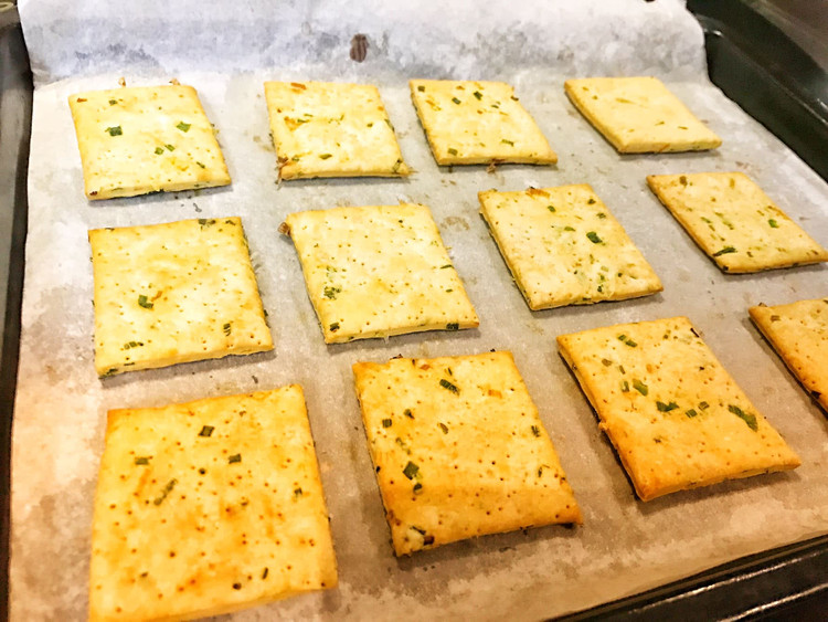 香葱饼干的做法
