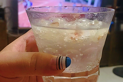 小姨妈荔枝气泡水
