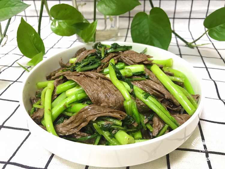 小白菜与黑腐竹的做法