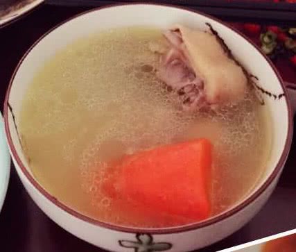 雪耳胡萝卜鸡汤的做法