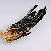 天热不想吃饭,那就来碗清热去火的菜干咸骨粥吧!的做法图解1