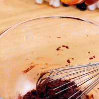 巧克力草莓蛋糕 圣诞氛围的做法图解4