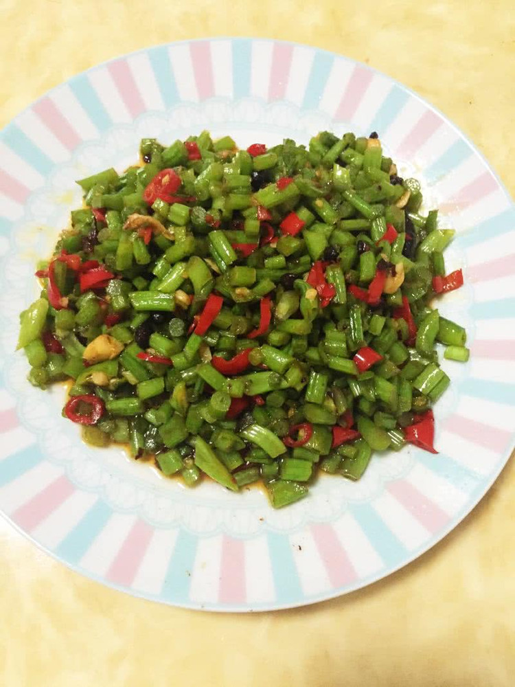蒜香红薯杆的做法