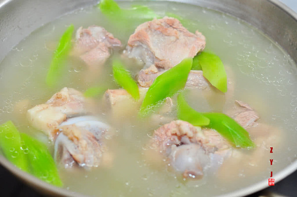 下奶汤系列之猪骨莴笋汤