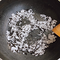 自制焦糖奶茶的做法图解1