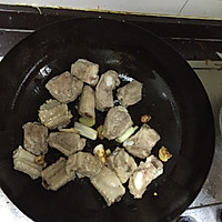 秘制家常炒排骨的做法图解4