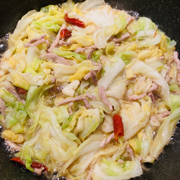 下饭菜❤️手撕包菜炒肉丝的做法