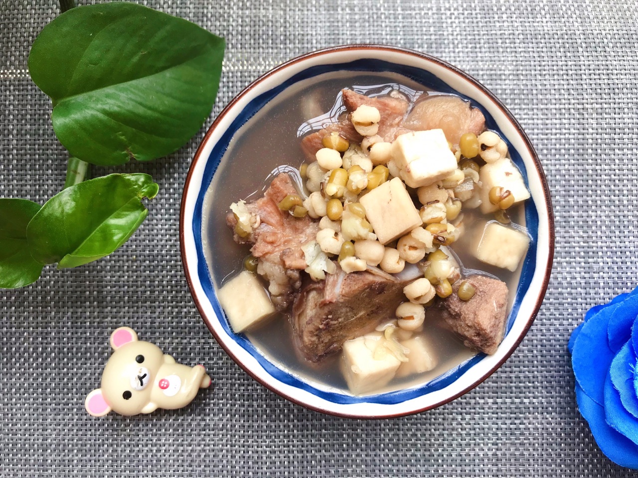 茯苓排骨红豆汤怎么做_茯苓排骨红豆汤的做法_刺泡鱼_豆果美食