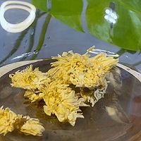#冬季滋补花样吃法#清火润肺的贡菊雪梨热茶的做法图解2
