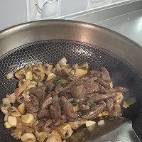 黑椒口蘑牛肉条的做法图解16