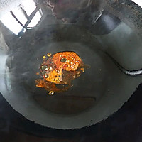 红烧肉炖土豆茶树菇的做法图解5