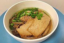 老鸭茶树菇豆干汤的做法