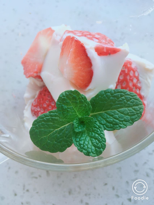 草莓牛奶冻