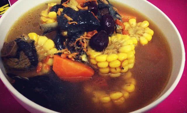 虫草花乌鸡养生汤