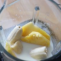 凤梨香蕉奶昔的做法图解5