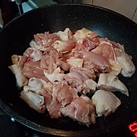 韩式酱香鸡煲的做法图解3