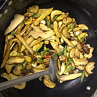 #夏日撩人滋味#素炒野生牛肝菌#超级下饭的做法图解4