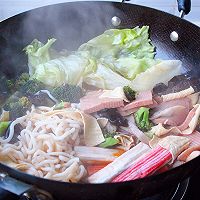 #金龙鱼橄榄油调和油520美食菜谱#蔬菜火腿麻辣拌的做法图解7