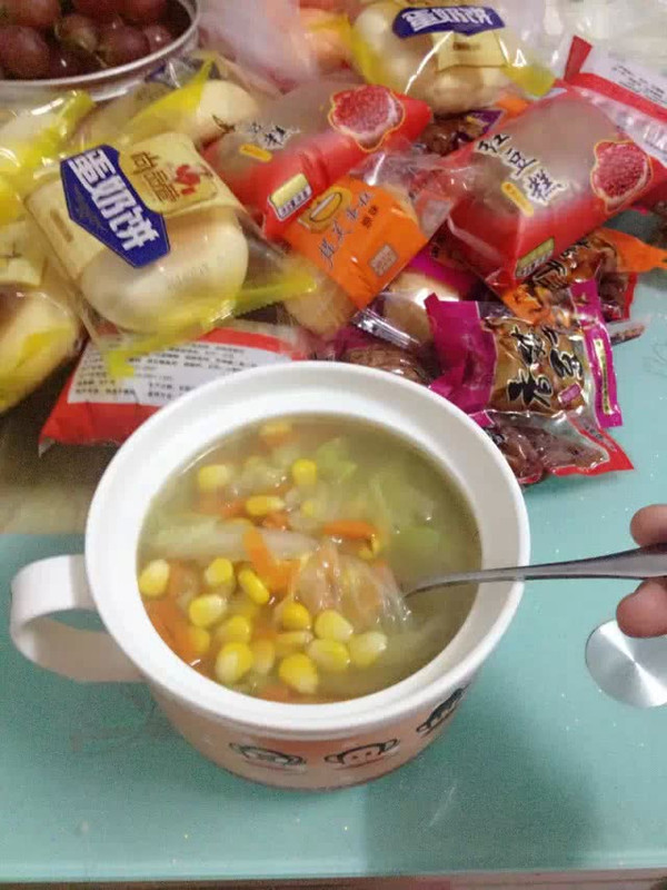 胡萝卜玉米白菜汤