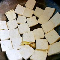 耗油红椒豆腐——煎炖豆腐的做法图解2