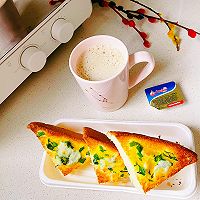 #一口新年味，全家享佳味#黄油葱香芝土三角的做法图解1