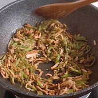 #春季减肥，边吃边瘦#不一样的青椒肉丝的做法图解12