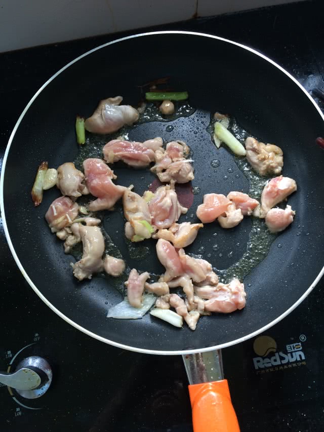 土豆鸡腿肉烧-午时午食食肉食的做法图解5