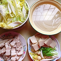 猪肉白菜炖粉条的做法图解1