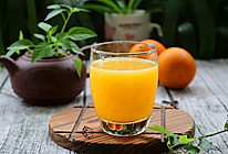 鲜榨雪梨香橙汁的做法