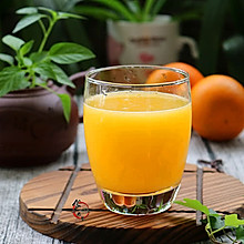 鲜榨雪梨香橙汁