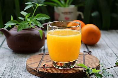 鲜榨雪梨香橙汁