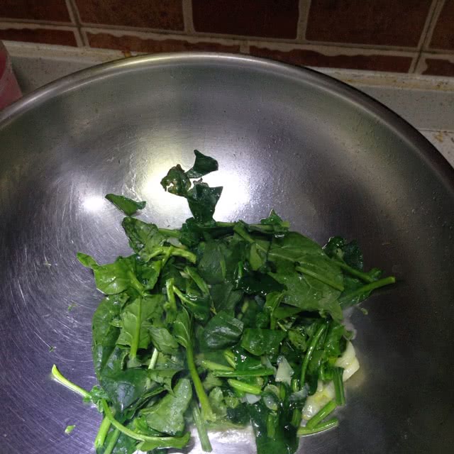 菠菜炒鸡蛋的做法图解3