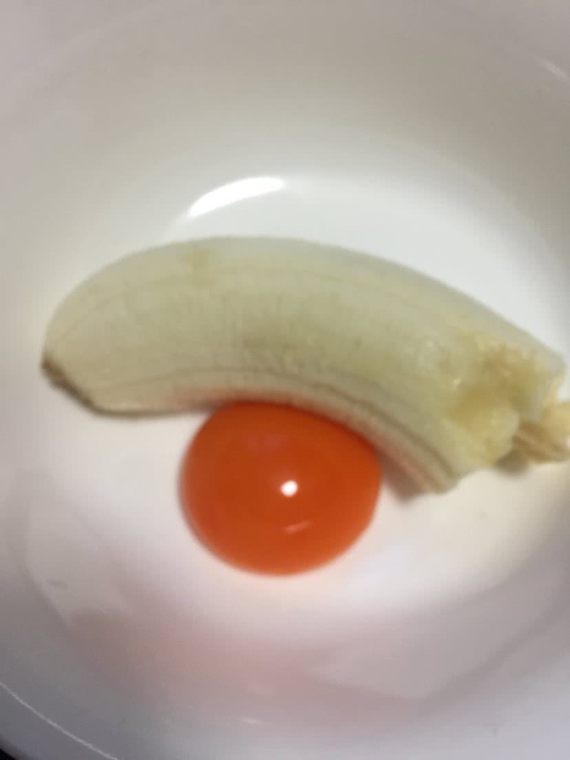 快手早餐 无糖无油香蕉小软饼加牛奶鸡蛋羹的做法图解2