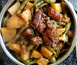 东北菜之芸豆土豆炖排骨的做法