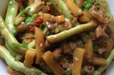 土豆炖豆角