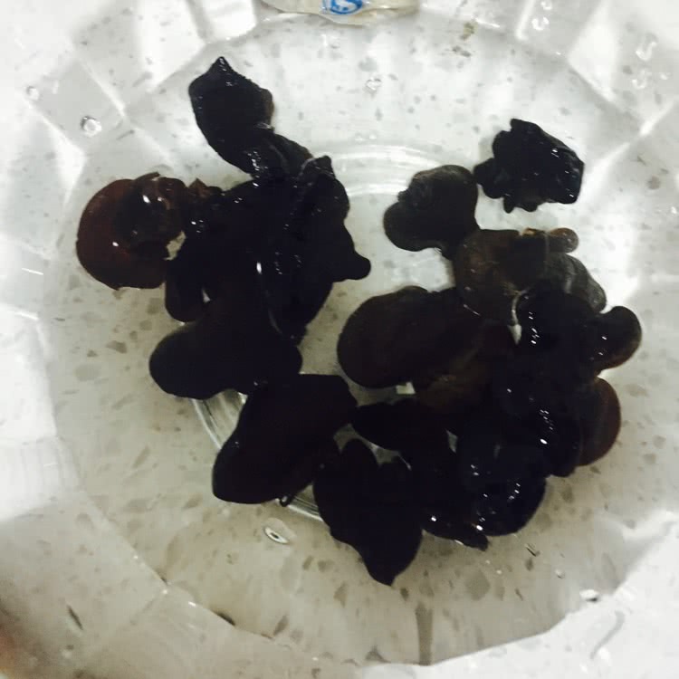 番茄蘑菇汤的做法图解3