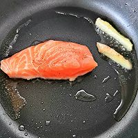 #挪威三文鱼#香煎三文鱼的做法图解5