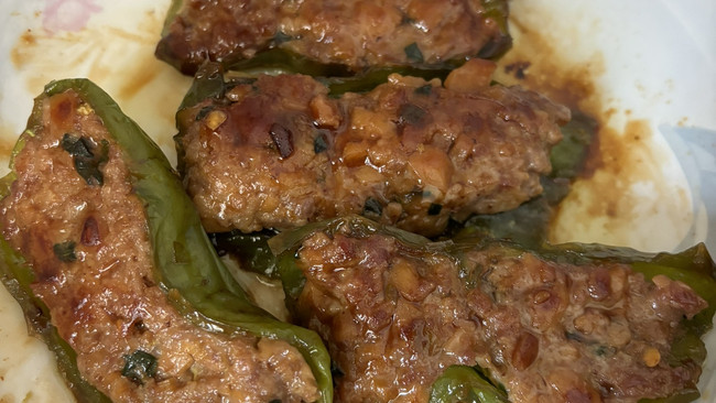 一个能干半碗饭的青椒酿肉的做法