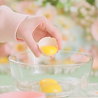 红丝绒奶油蛋糕卷 春节新年夜饭甜点#快速GET丰盛春节家宴#的做法图解1
