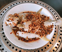 蒜蓉豆豉蒸海鲳鱼的做法