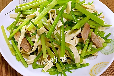 芹菜炒豆皮