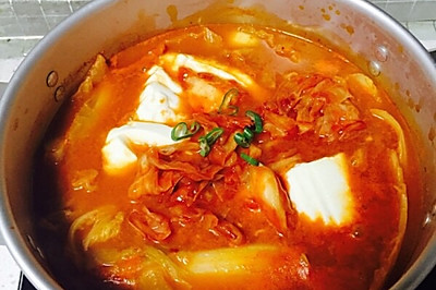 热乎乎的韩式泡菜豆腐锅