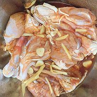 外酥里嫩，嫩到流汁的大鸡腿子的做法图解5