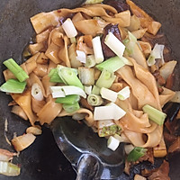 夏日必备香菇烩面的做法图解9