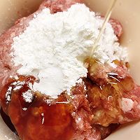 #给年味整点鲜的#炸肉丸的做法图解4