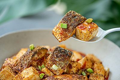 麻婆挪威青花鱼豆腐