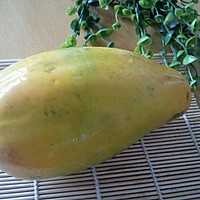 蜂蜜银耳蒸木瓜的做法图解1